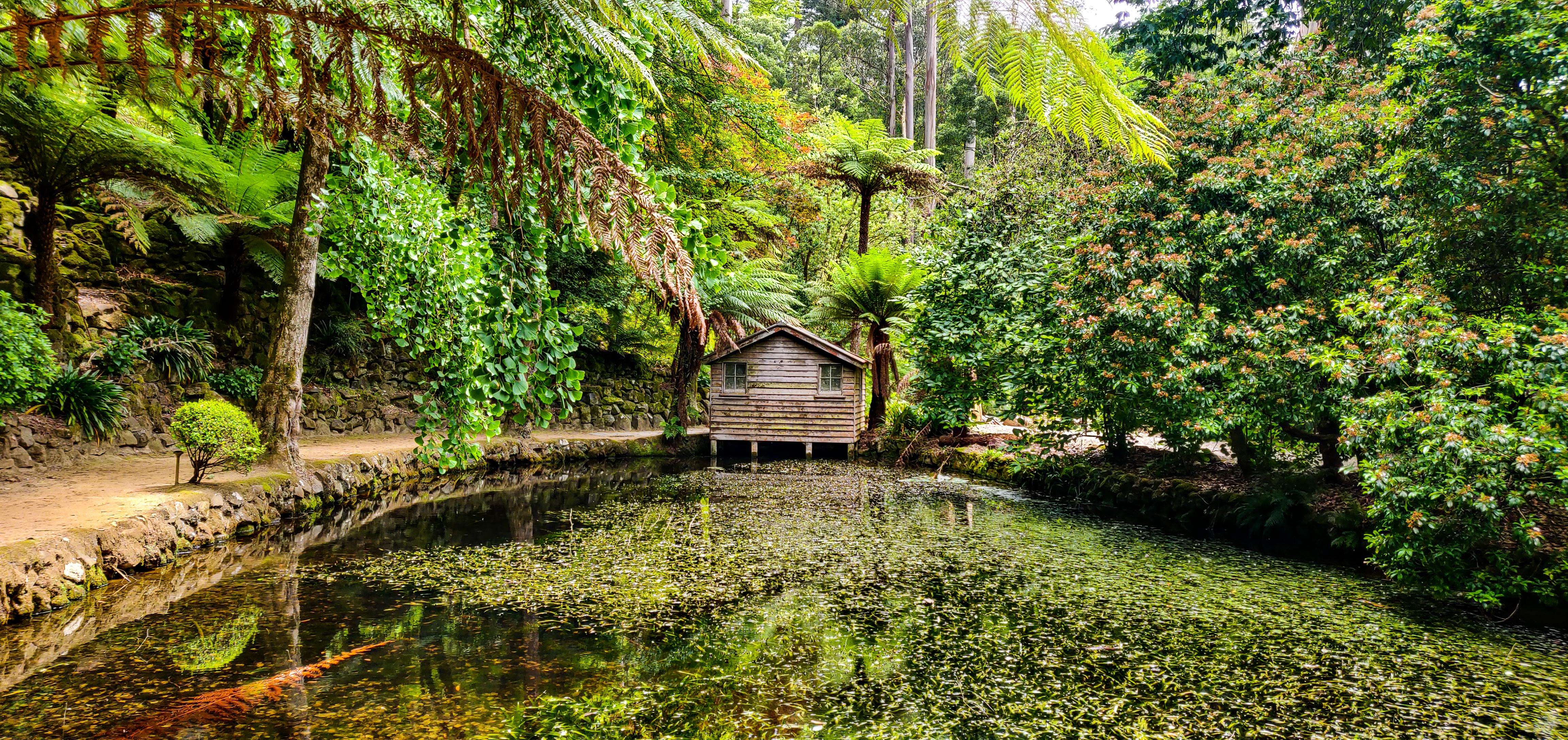 4.2. Alfred Nicholas Memorial Gardens Boathouse